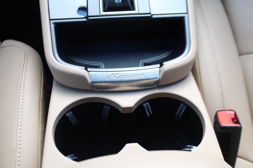 2024 Porsche Macan Base photo 24