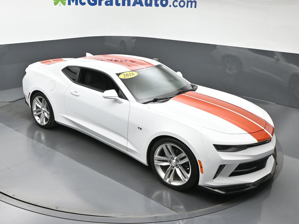 2016 Chevrolet Camaro 1LT photo 2