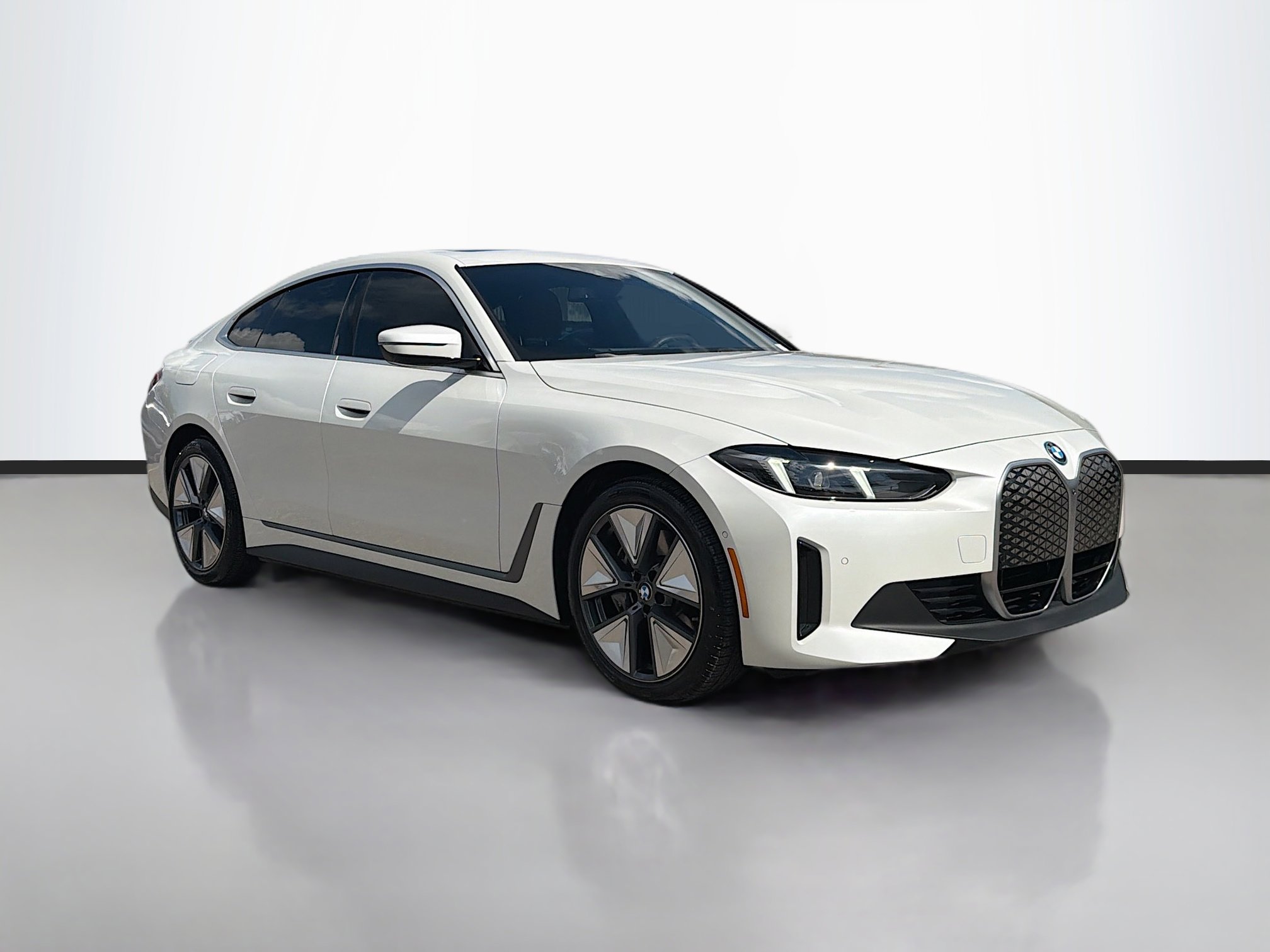 2025 BMW i4 40's photo