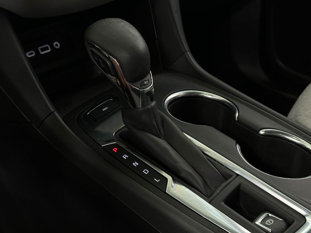 2022 Chevrolet Equinox LS photo 25