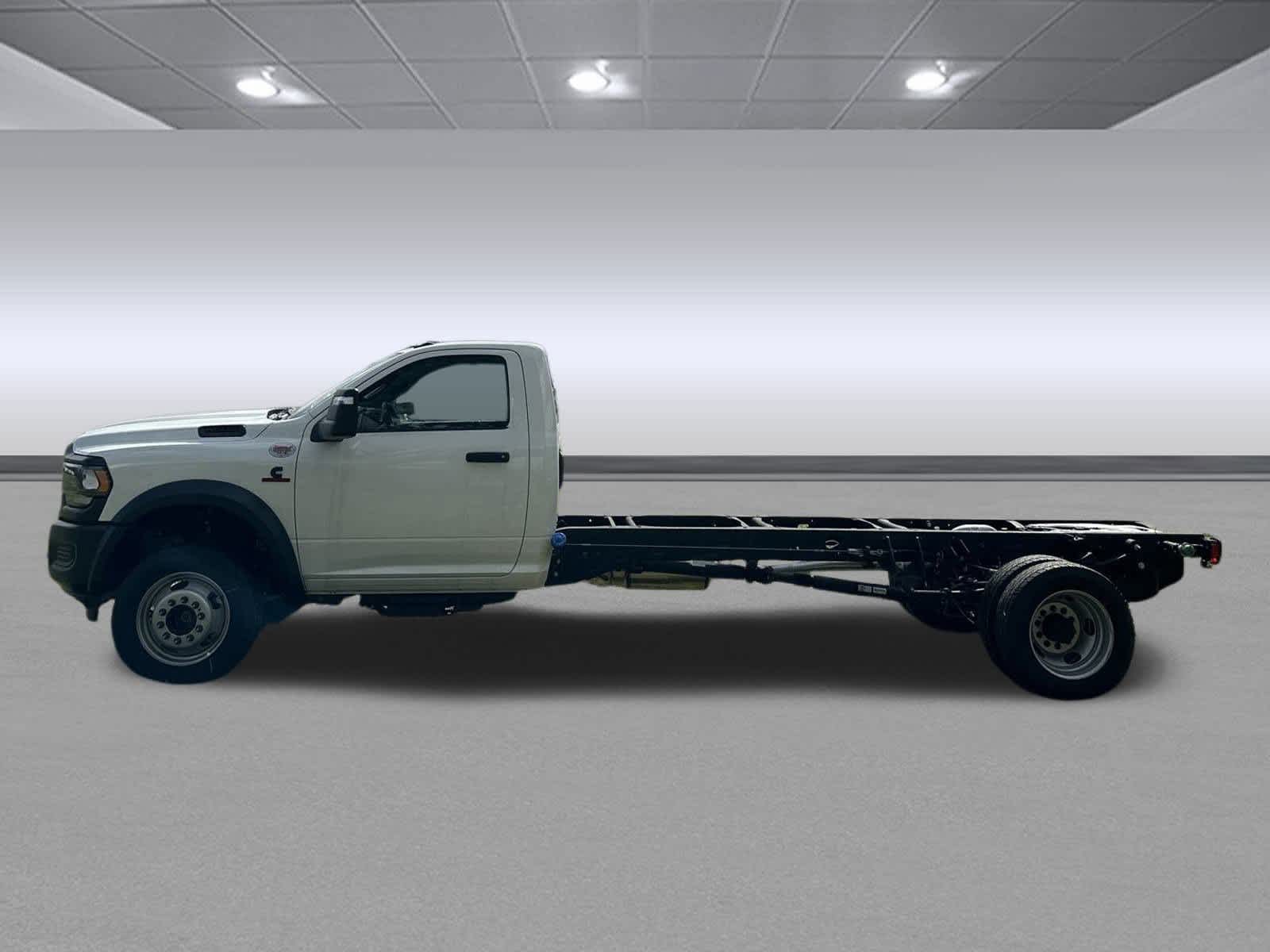 2024 Ram 4500 SLT photo 4