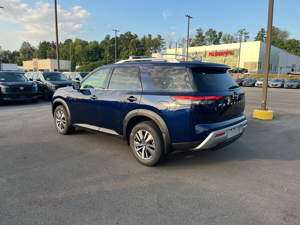 2025 Nissan Pathfinder SL photo 2
