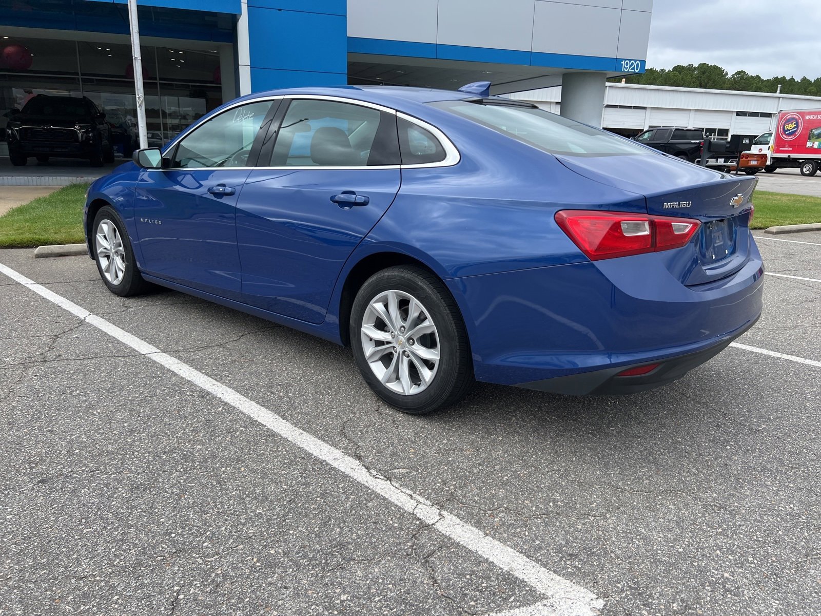 2023 Chevrolet Malibu 1LT photo 3