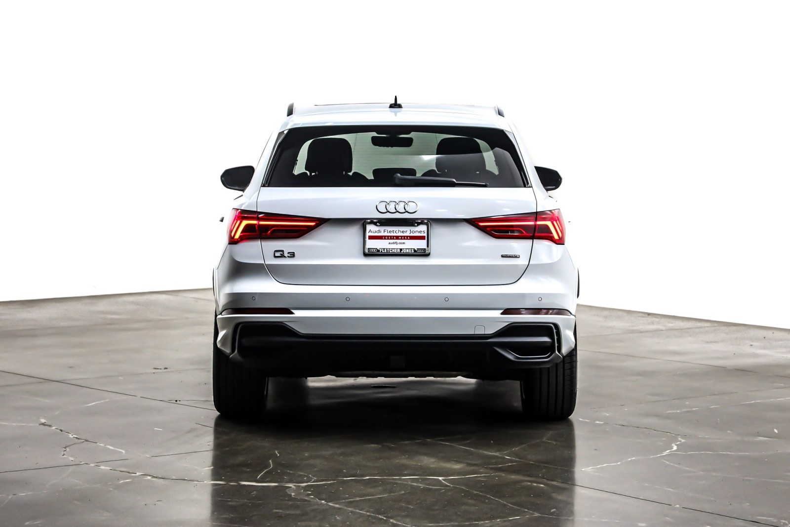 2024 Audi Q3 S line Premium Plus 45 TFSI photo 3