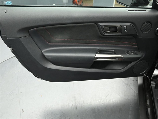 2017 FORD MUSTANG - Image 19