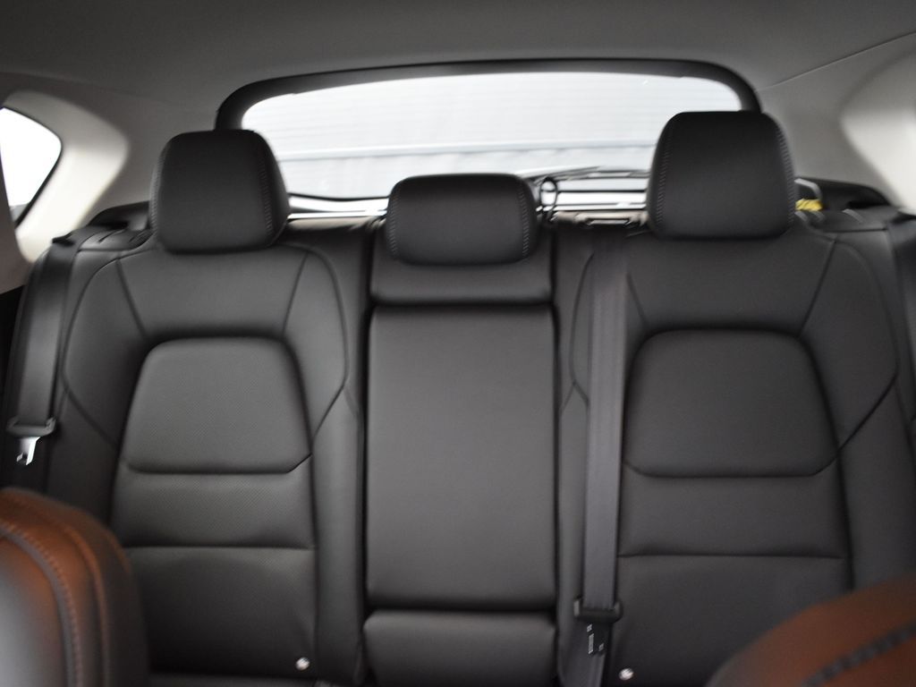 2025 Mazda CX-5 2.5 Select photo 20