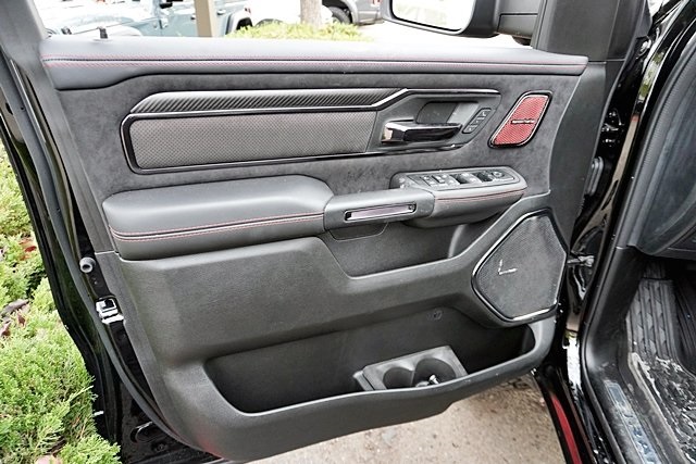 New 2026 Diamond Black Crystal Pearl-Coat Exterior Paint RAM RHO image 28