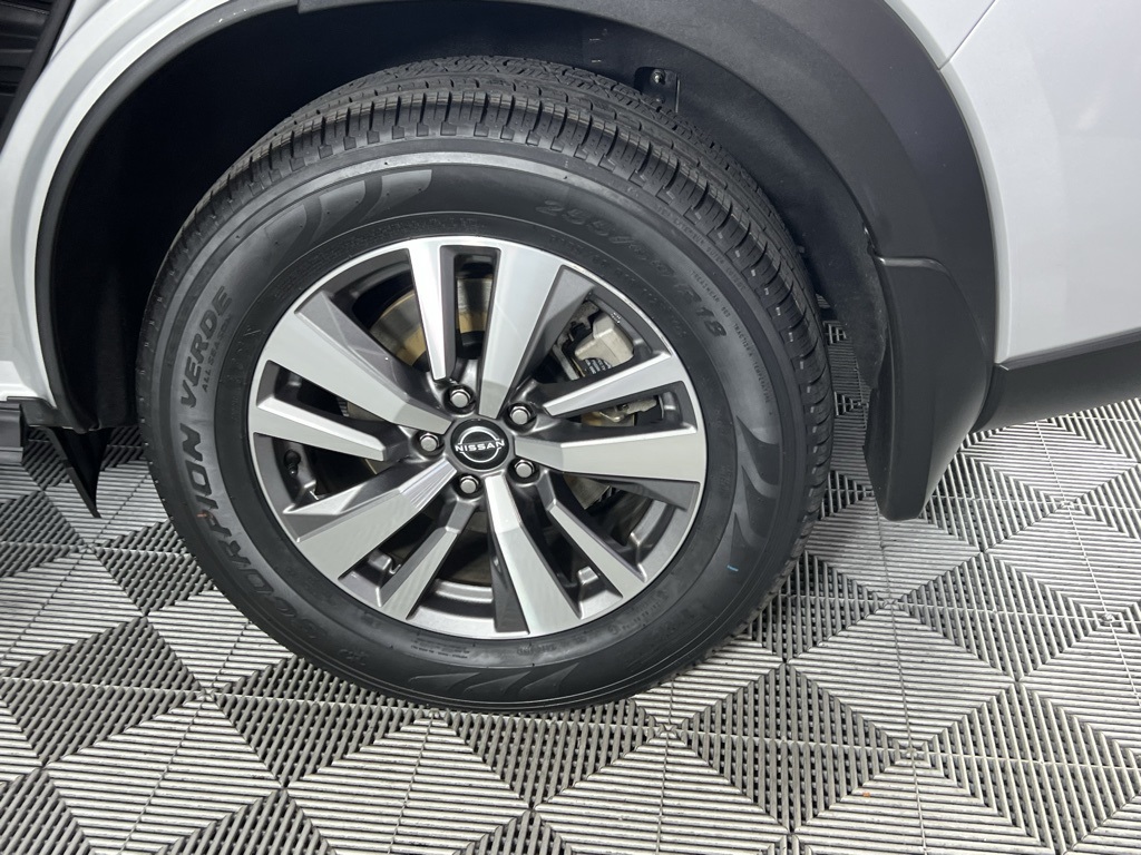 2022 Nissan Pathfinder SL photo 8