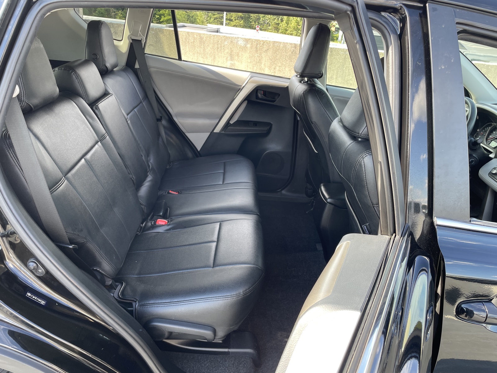 2013 Toyota RAV4 XLE photo 32
