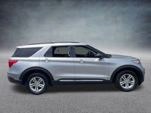 2021 Ford Explorer XLT photo 3