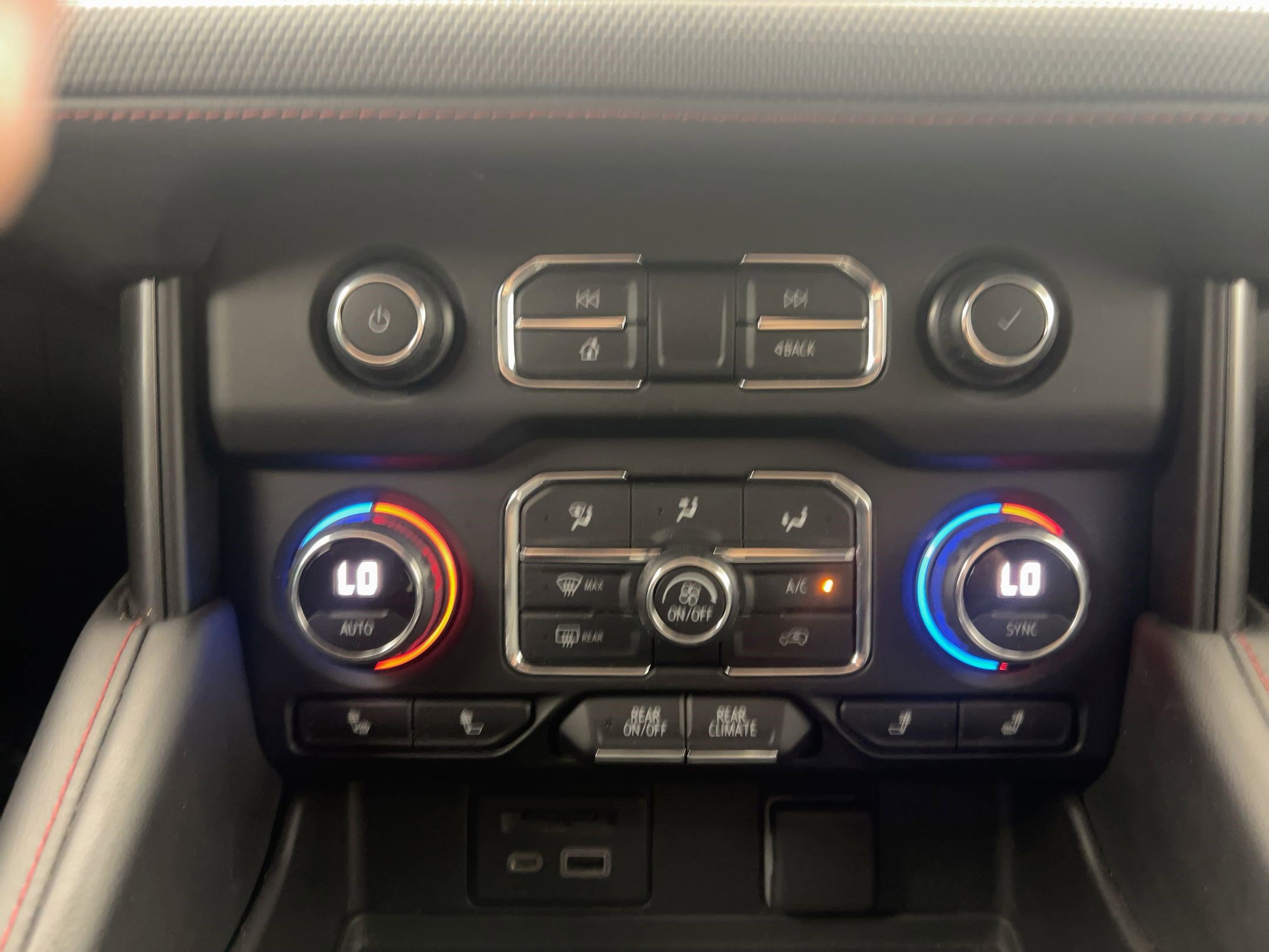 2021 Chevrolet Tahoe RST photo 19