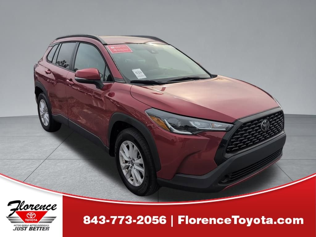 2022 Toyota Corolla Cross LE's photo