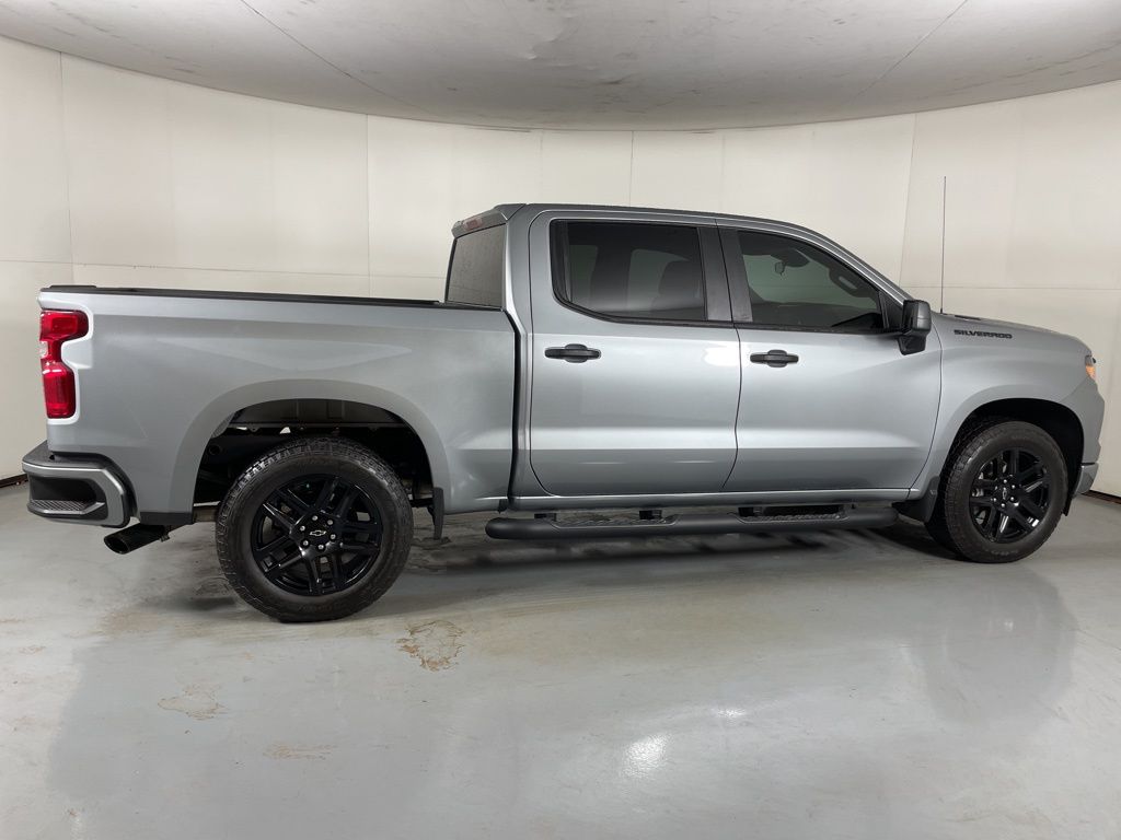 2025 Chevrolet Silverado 1500 Custom photo 8