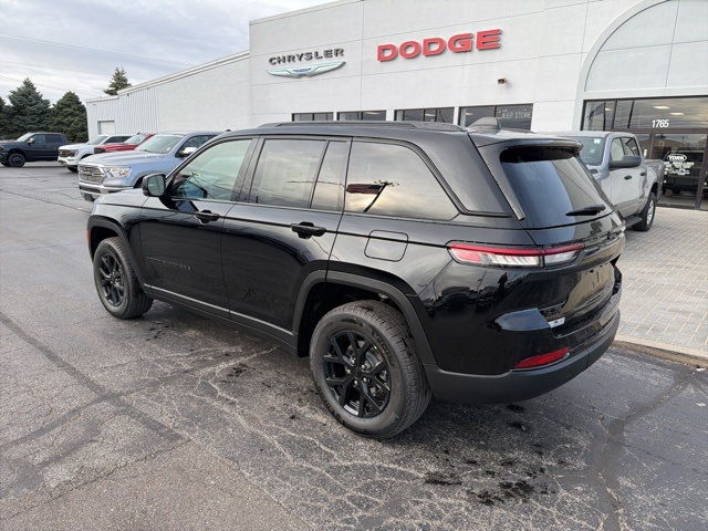 2025 Jeep Grand Cherokee Altitude X photo 4