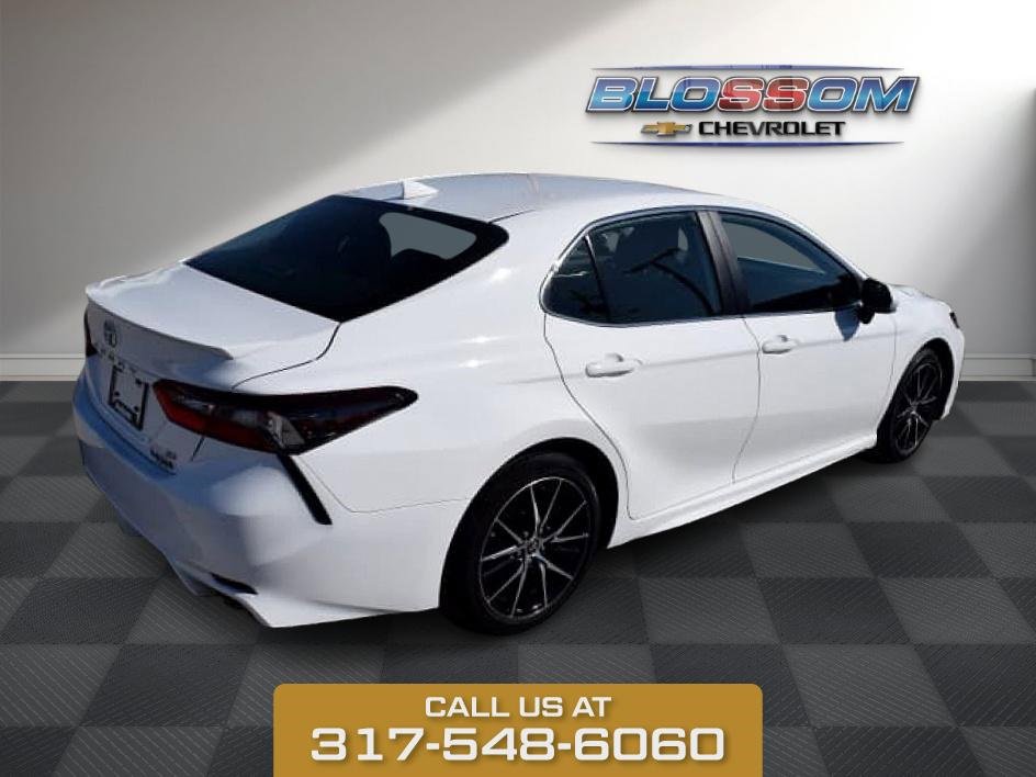 2024 Toyota Camry SE photo 7