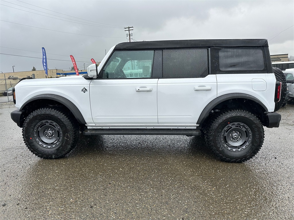 2024 Ford Bronco Outer Banks photo 4