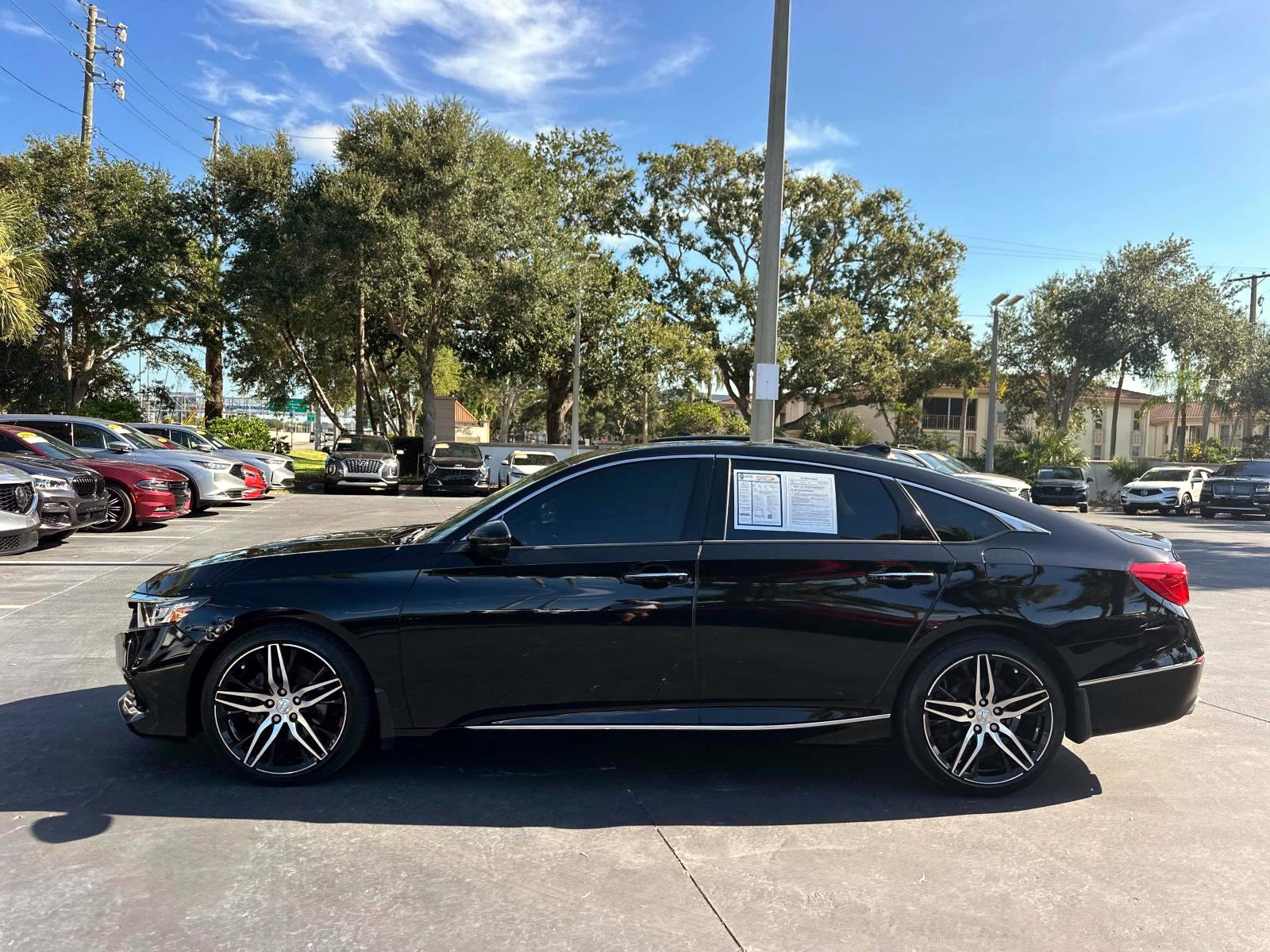 2022 Honda Accord Touring 2.0T photo 6
