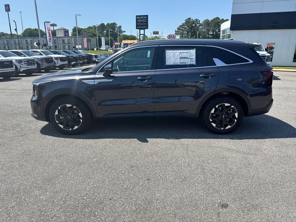 2025 Kia Sorento S photo 6
