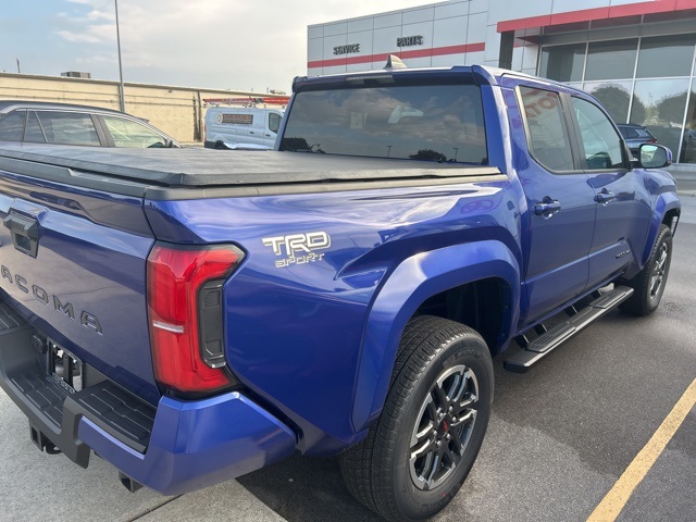 2025 Toyota Tacoma TRD Sport photo 5