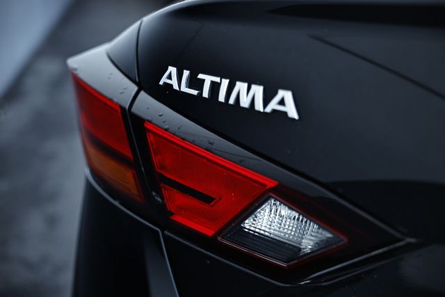2022 Nissan Altima 2.5 SV photo 8