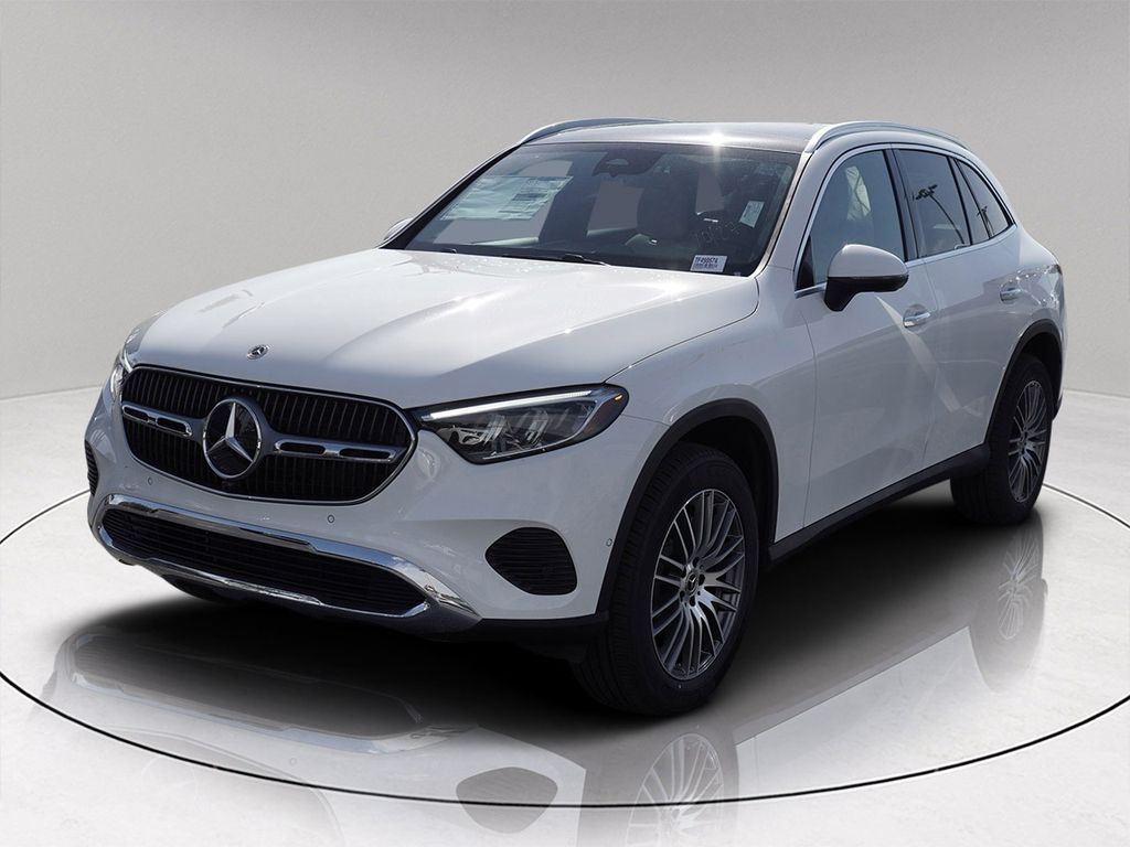 2026 Mercedes Benz GLC 300 photo 2