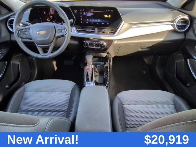 2024 Chevrolet Trax LT photo 17