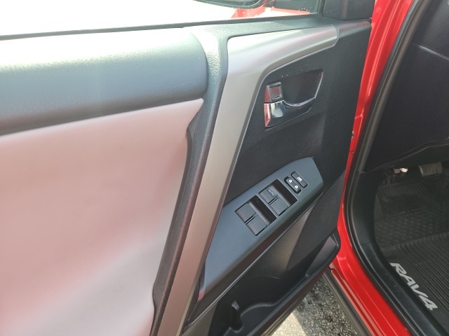 2017 Toyota RAV4 XLE photo 20