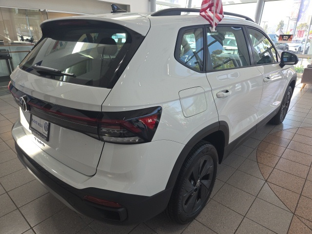 2025 Volkswagen Taos S photo 7