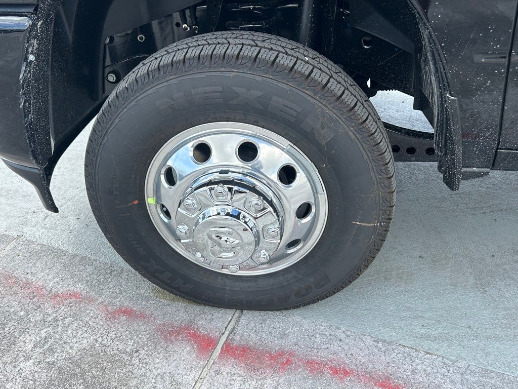 2025 Ram 3500 Laramie photo 12
