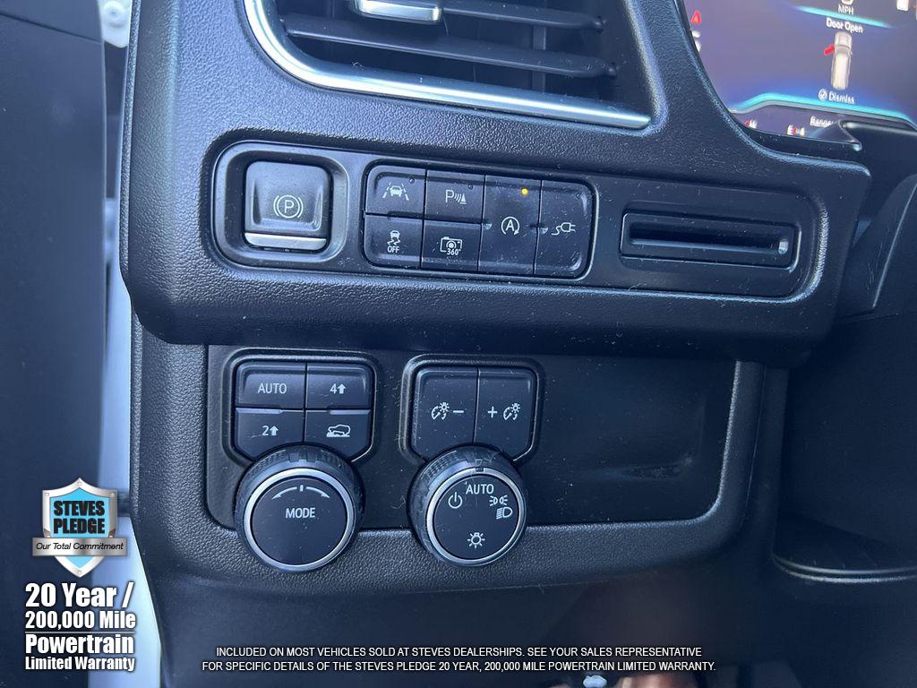 2022 Chevrolet Suburban LT photo 21