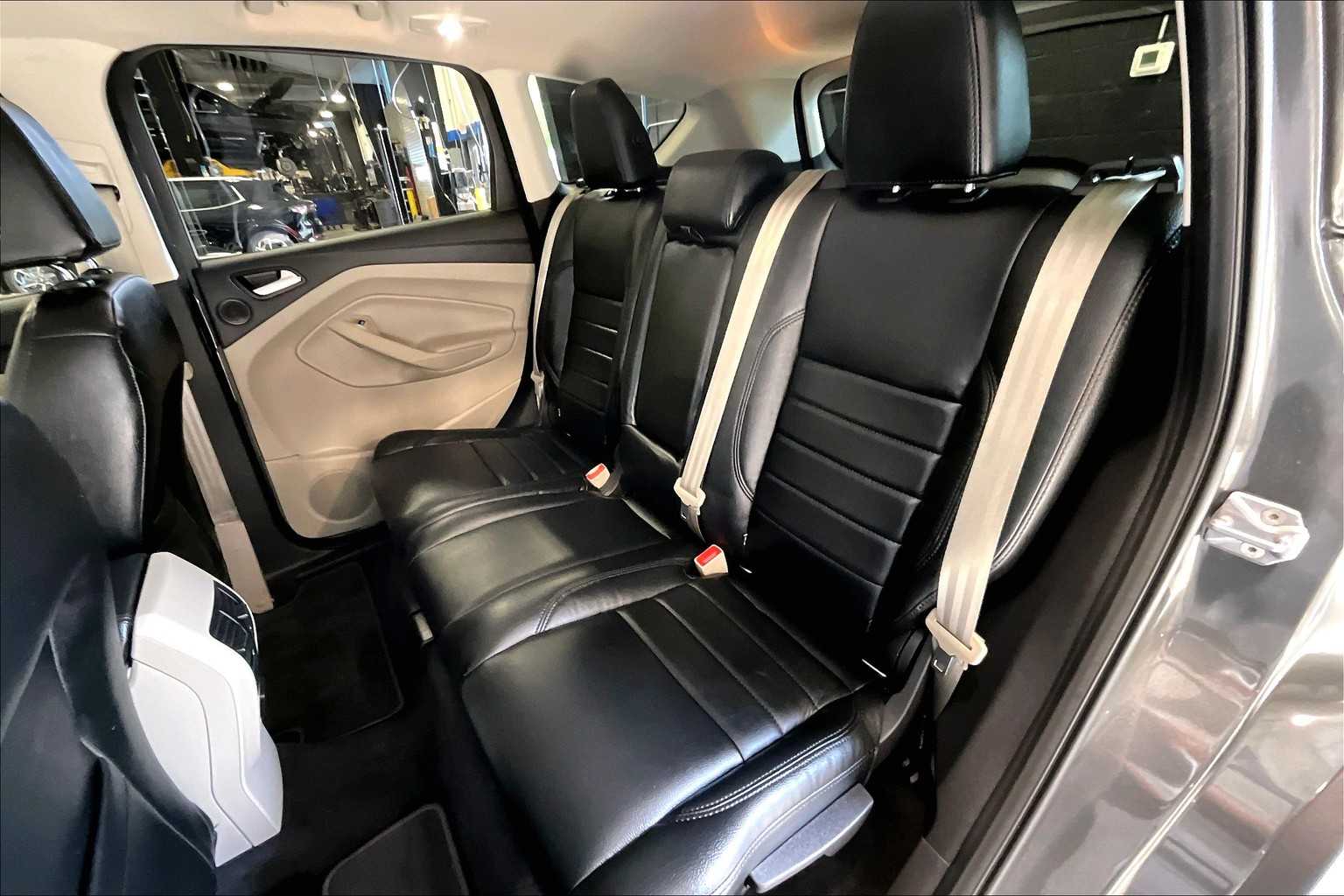2017 Ford Escape Titanium photo 14
