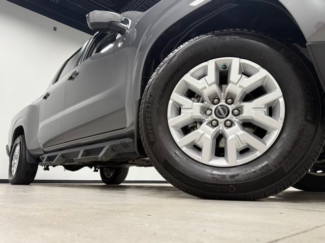 2024 Nissan Frontier SV photo 2