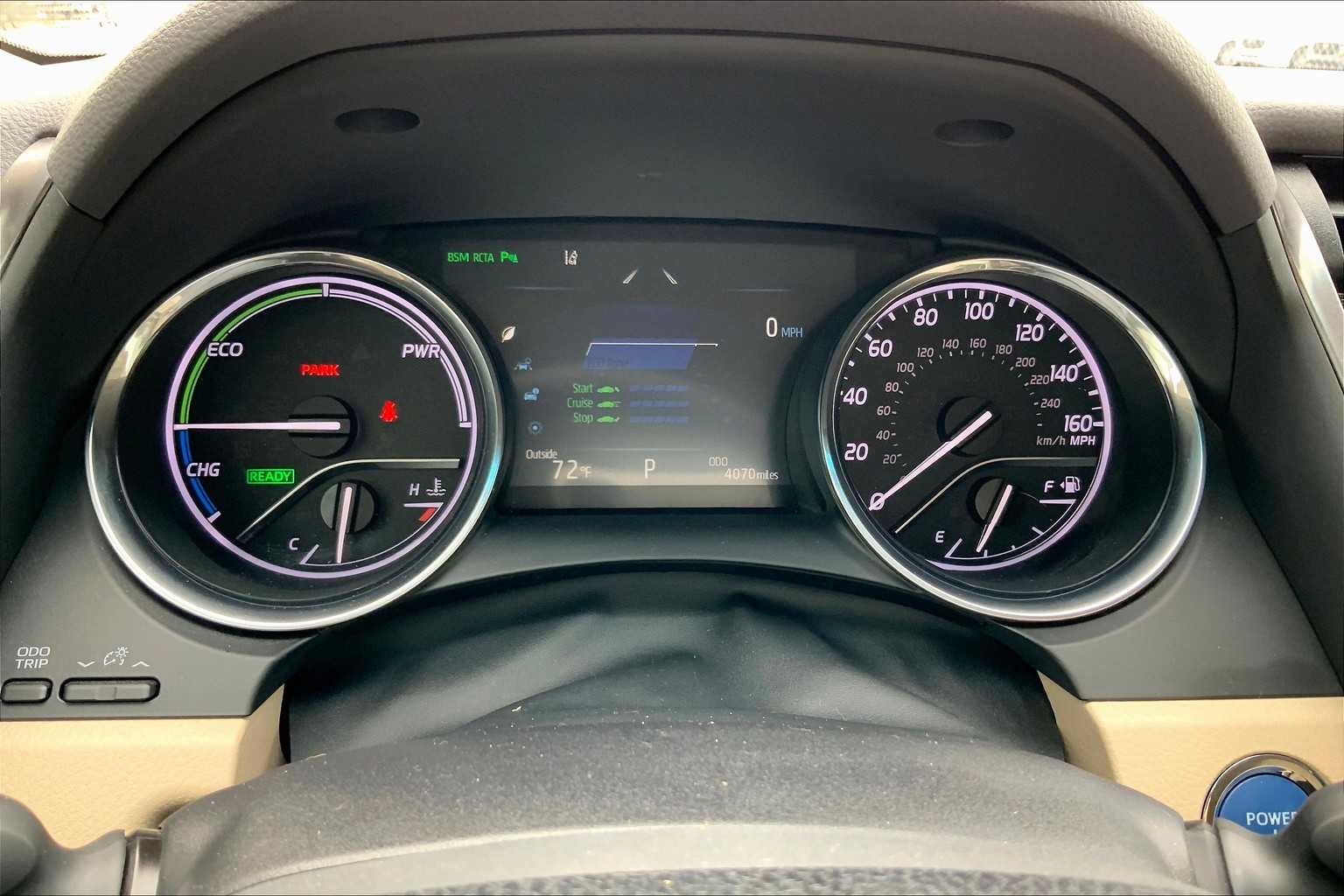 2018 Toyota Camry Hybrid XLE photo 20