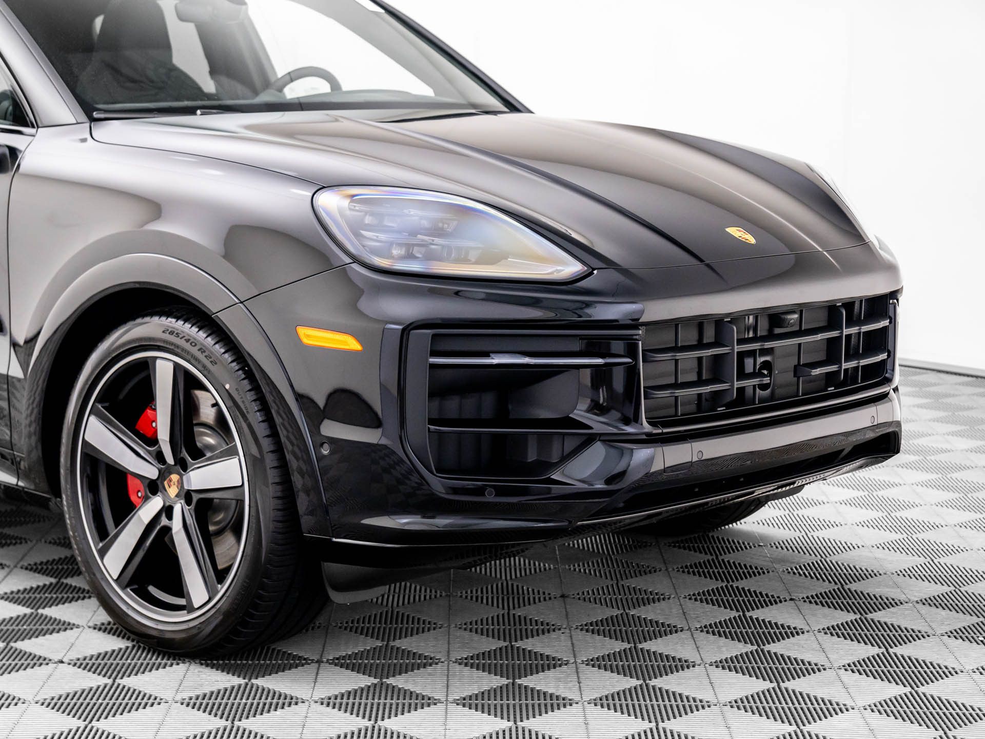 2025 Porsche Cayenne Coupe GTS photo 27