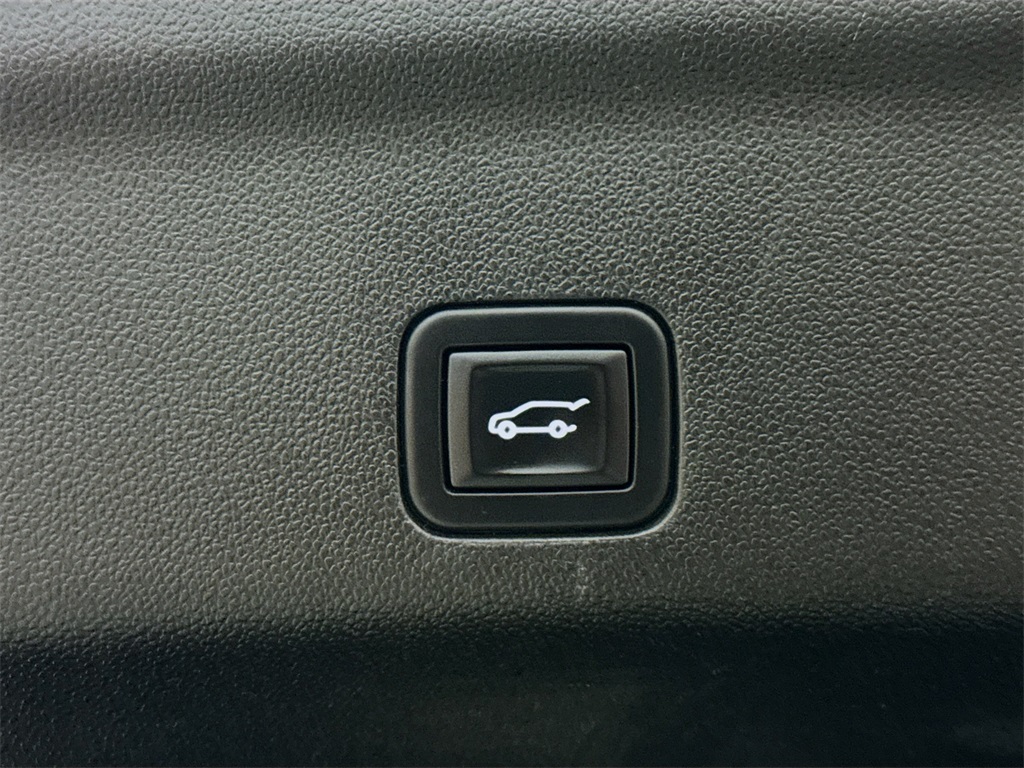 2023 Gmc Yukon SLT photo 18