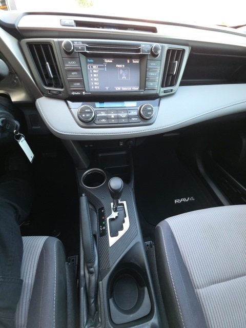2015 Toyota RAV4 XLE photo 11
