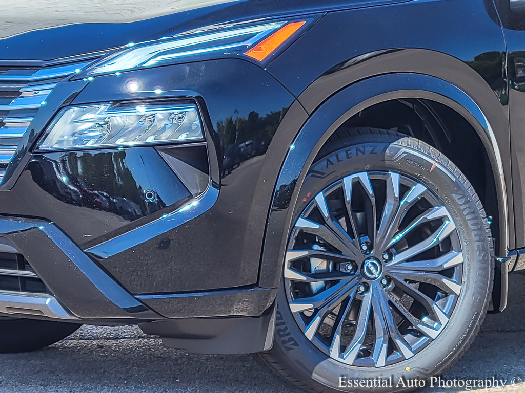 2026 Nissan Rogue Platinum photo 3