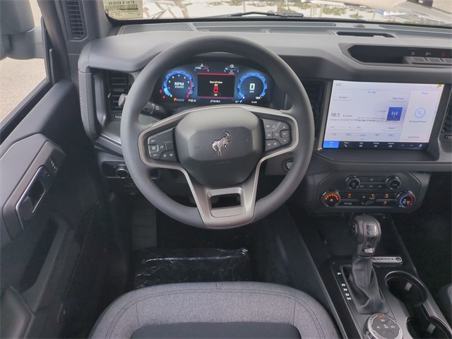 2025 Ford Bronco Base photo 9