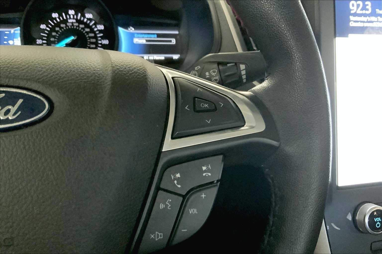 2023 Ford Edge SEL photo 22