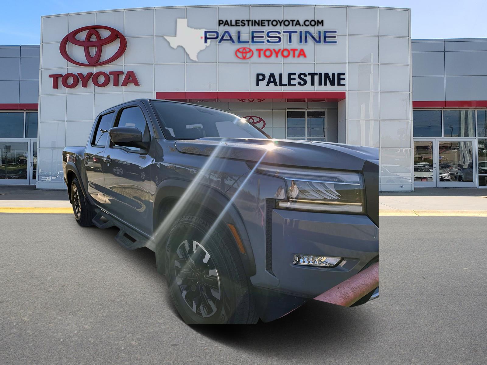 2022 Nissan Frontier PRO-X's photo