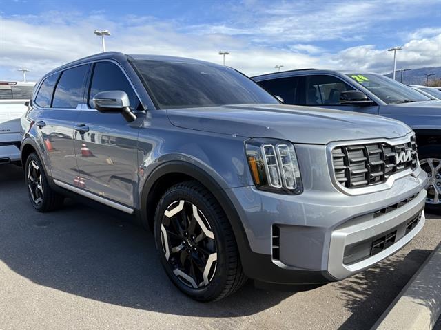 2023 Kia Telluride S's photo