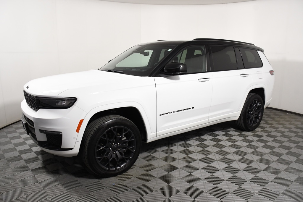 Used 2023 Jeep Grand Cherokee L Summit Reserve with VIN 1C4RJKET2P8853384 for sale in Richfield, Minnesota