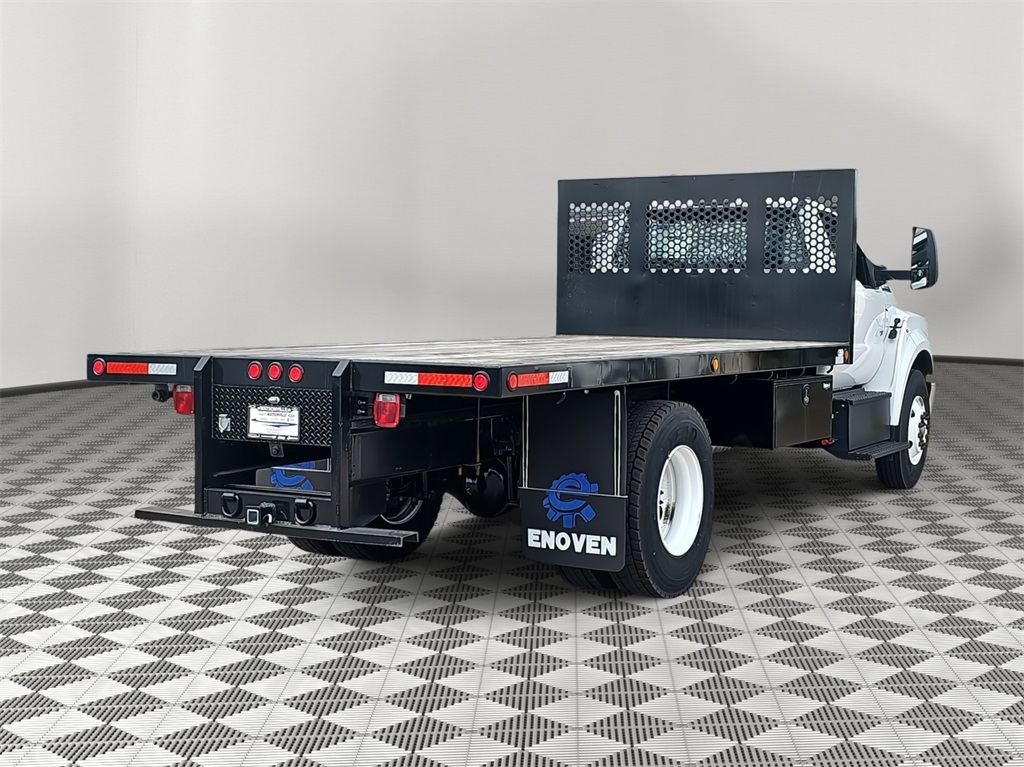 2024 Ford F-650 photo 3