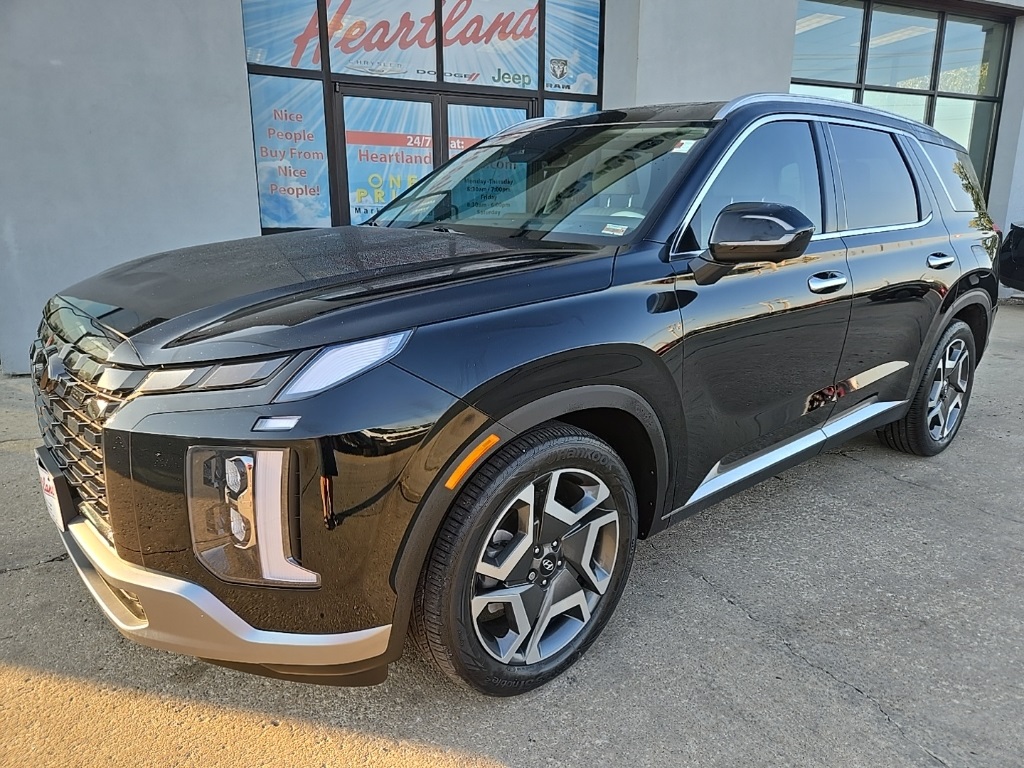 2023 Hyundai Palisade Limited photo 2