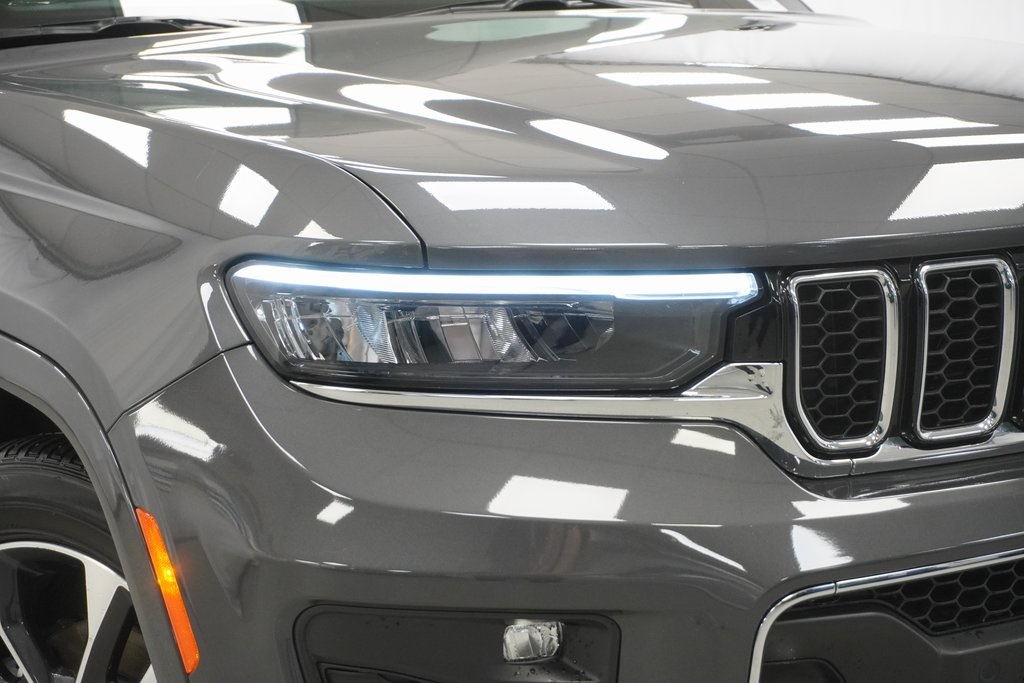 2024 Jeep Grand Cherokee Overland photo 2