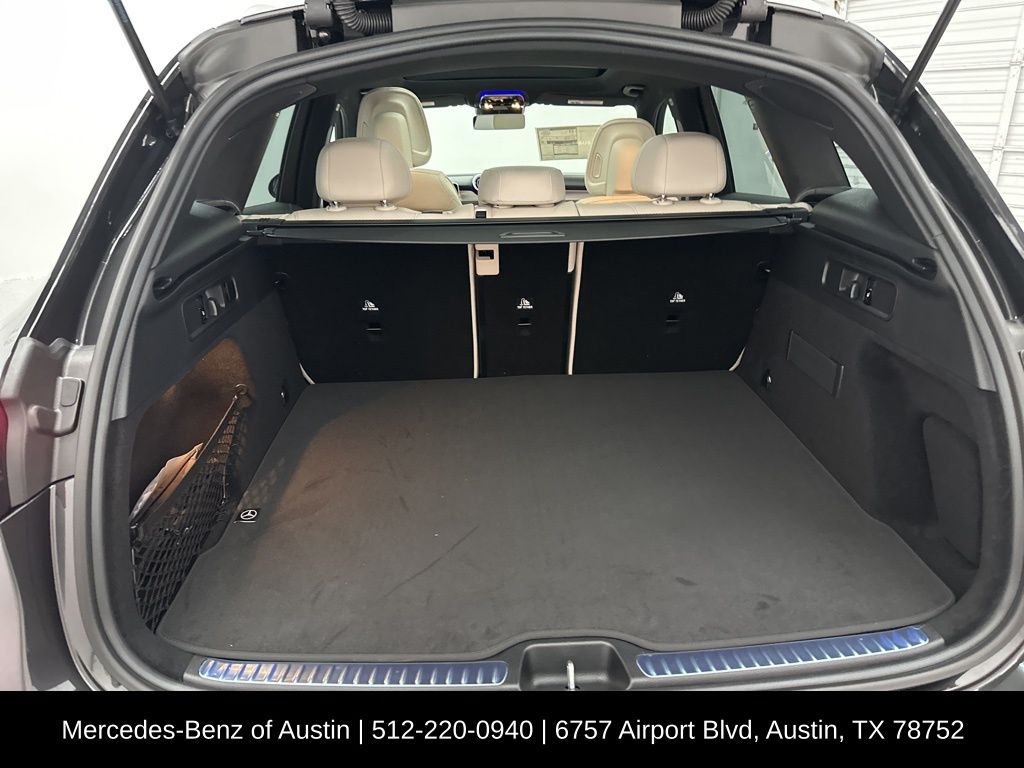2025 Mercedes Benz GLC 300 photo 22