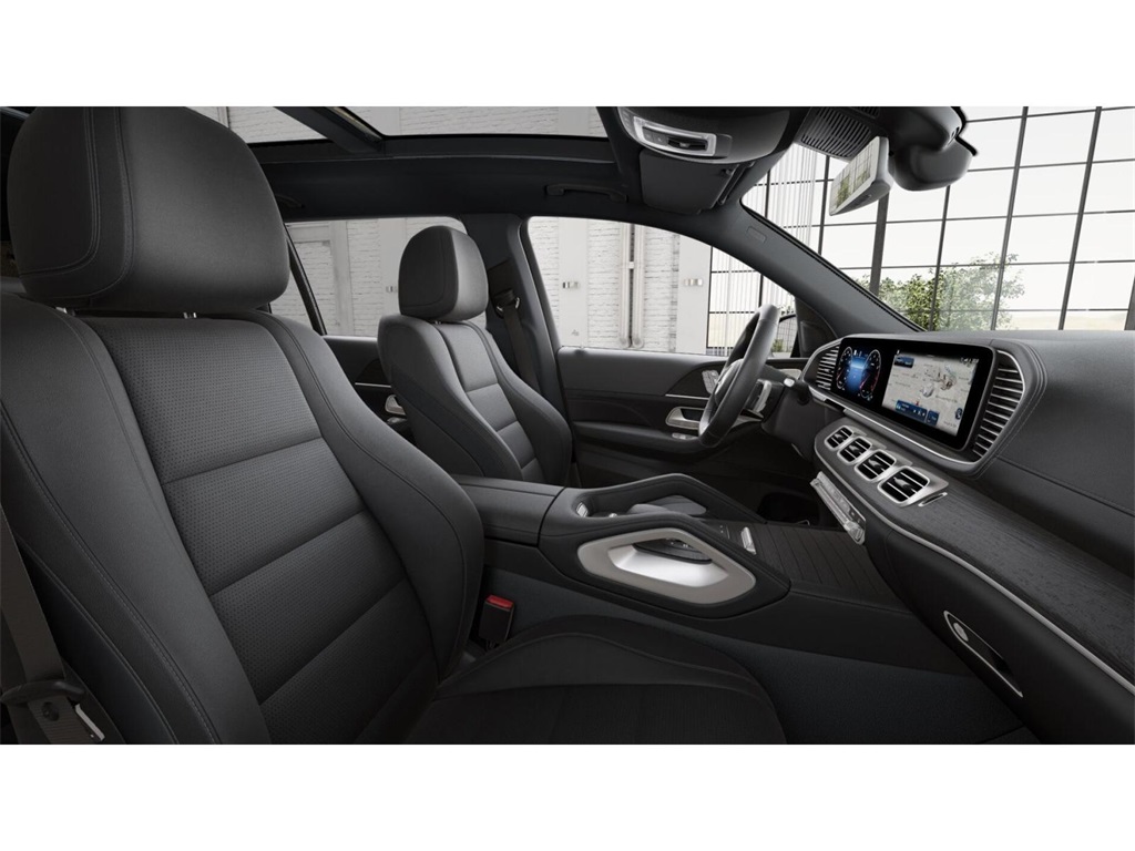 2026 Mercedes Benz GLS 450 4MATIC photo 4