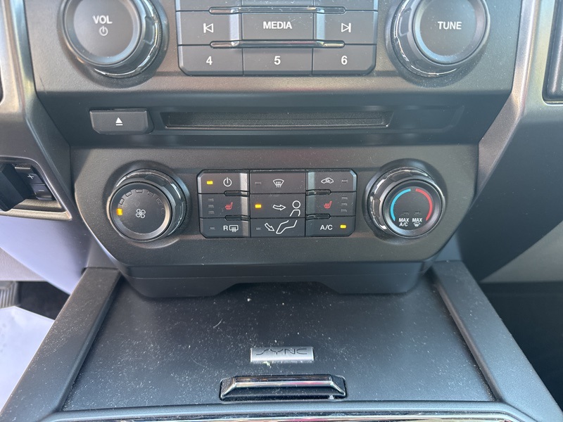 2017 Ford F-250 XLT photo 14