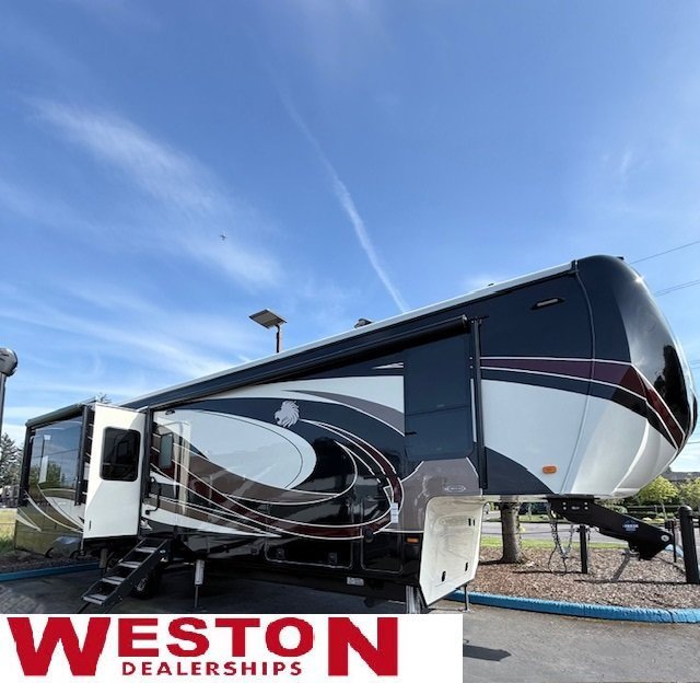 Used 2019 Black HEARTLAND  image 1