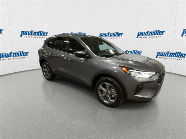 2026 Ford Escape ST-Line photo 2